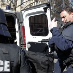 Carta-bomba explode na sede do FMI em Paris