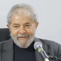 Preto no Branco: Lula entrega à Justiça comprovantes de sua renda
