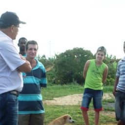 Secretaria de Agricultura de Gandu promove reunião com agricultores da baixa de areia.