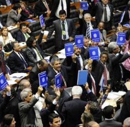Treze baianos foram contra lei das terceirizações e 19 votaram a favor; veja lista