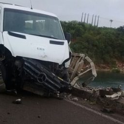 Bahia: Mulher cai de ponte de 20 metros após acidente com van e sobrevive