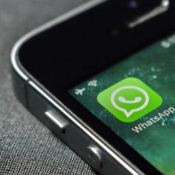 Siri agora lê suas mensagens do WhatsApp em voz alta