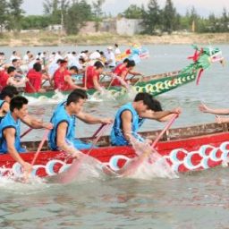Chineses celebram festival anual do Barco do Dragão
