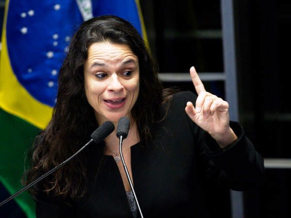 "Ministra Carmen Lúcia, se prepare para assumir a Presidência"