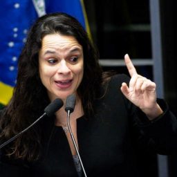 “Ministra Carmen Lúcia, se prepare para assumir a Presidência”