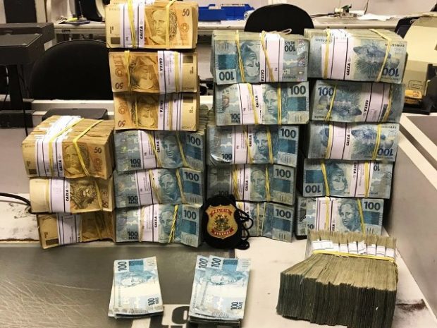 Dinheiro apreendido pela Polícia Federal na Operação Patmos (Foto: Reprodução)