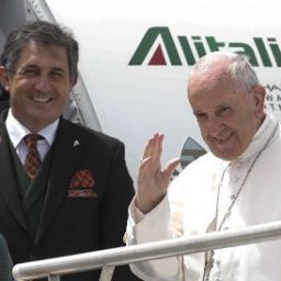 Papa Francisco visita Portugal para canonizar crianças de Fátima