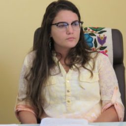 Prefeita de Prado multada em R$25 mil e denunciada ao MPE