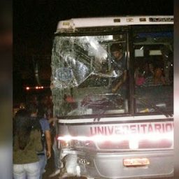 Ônibus com universitários de Ipiaú se envolve em acidente na BR-101