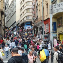 Inadimplência no Brasil cresce 1,31% em maio, diz pesquisa