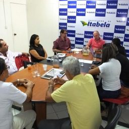 Prefeito de Itabela concede reajuste salarial de 7,64% para servidores