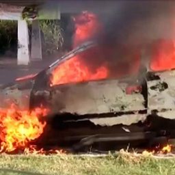 Carro fica destruído após pegar fogo na rodovia Ilhéus-Itabuna