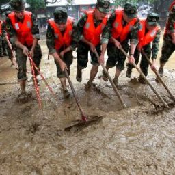 Chuva leva 260 mil pessoas a serem retiradas de suas casas na China