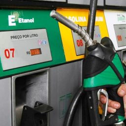 Governo reduz PIS/Cofins sobre o etanol e tarifa diminui oito centavos por litro