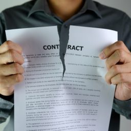 Contrato com advogado pode ser revogado unilateralmente e sem justificativa