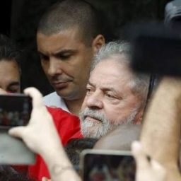 PT poderá custear os voos de Lula pelo país