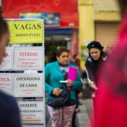 Sindicato vê queda de salários após aprovação de reforma trabalhista