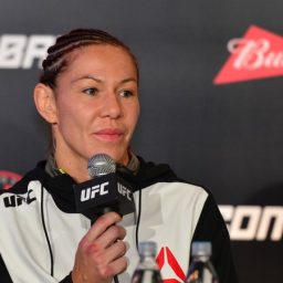 Dana admite “erros” com Cyborg no UFC: “Mínimo era dar a luta pelo título”