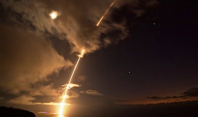 Estados Unidos interceptam míssil em teste antiaéreo no litoral do Havaí
