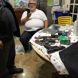 Preso na Lava Jato colecionava armas em mansão à beira-mar em Niterói; FOTOS
