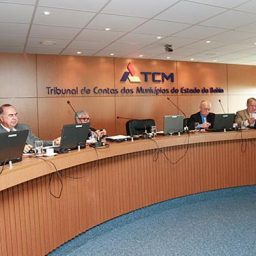 TCE e TCM firmam convênio para fortalecer fiscalização