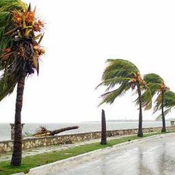 Cuba tem ondas de até nove metros após passagem de furacão Irma