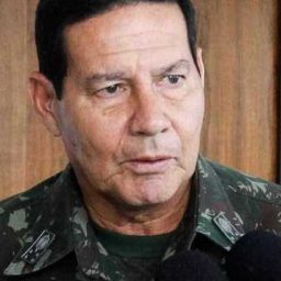 General faz ameaça e não descarta ‘intervenção militar’ no Brasil