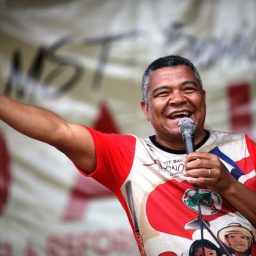 Valmir exalta MST e diz que é preciso disciplina para continuar a luta pela terra no Brasil