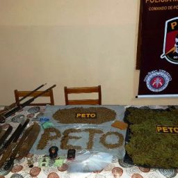 Polícia Militar apreende drogas e armas na zona rural de Gandu