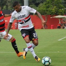 Vitória perde para o São Paulo no Barradão e se afunda no Z4