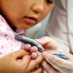 Crianças com diabetes receberão no SUS o medicamento mais moderno