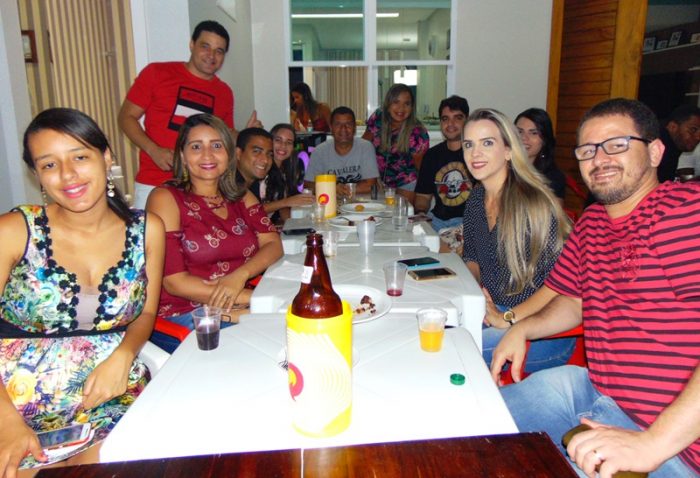 Dr. Márcio Cardoso reúne amigos para comemorar seu aniversário