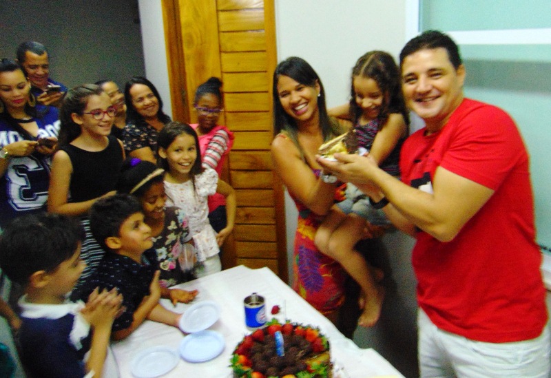 Dr. Márcio Cardoso reúne amigos para comemorar seu aniversário