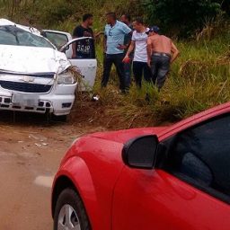 Duas pessoas morrem após colisão entre moto e caminhonete na BR-101