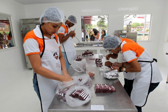 Fábrica Escola de Cacau e Chocolate é inaugurada em Gandu