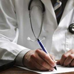 Justiça mantém pena de 130 anos de médico ‘estuprador’