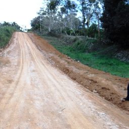 Gandu: Prefeito Léo fiscaliza qualidade do serviço de patrolamento na zona rural do município