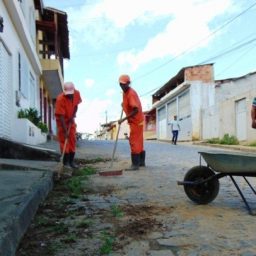 Gandu: Prefeitura realiza limpeza urbana de ruas e avenidas