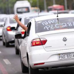 Projeto pode ‘transformar’ cerca de 500 mil ‘ubers’ em taxistas