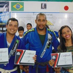 Equipe ZMT Jiu Jitsu presta homenagem a profissionais de saúde em Gandu