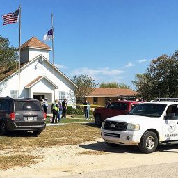 Atirador invade igreja no Texas e deixa mortos e feridos