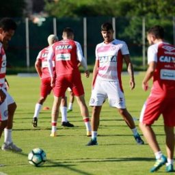 Bahia faz seu último jogo do ano em Salvador