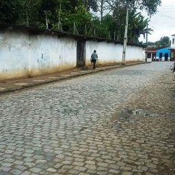 Moradores reivindicam construção de quebra-molas na avenida Gandu-Ibirataia