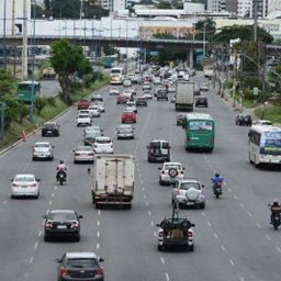 Prazo para quitar IPVA de veículos com placa final zero termina hoje (27)