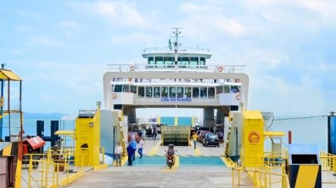 Fila do ferry-boat ultrapassa 3 horas de espera em Salvador neste feriado