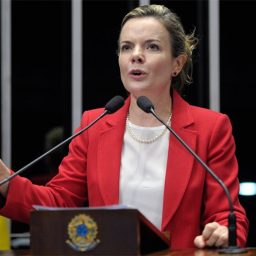 “Ninguém pode impedir que o Lula seja candidato”, dispara Gleisi Hoffmann