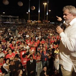‘Quanto mais me acusam, mais subo nas pesquisas’, diz Lula