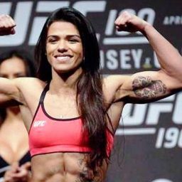 Claudia Gadelha volta ao octógono contra ex-campeã no UFC Chicago