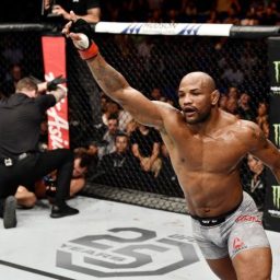 Romero consegue nocaute incrível sobre Rockhold na luta principal do UFC 221