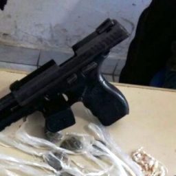 Suspeito morre após confronto com policiais em Vera Cruz; arma da PM é recuperada